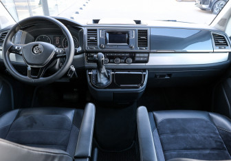 Подержанный автомобиль Volkswagen Multivan 2019 года (16 фото)