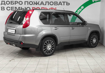 Подержанный автомобиль Nissan X-Trail 2012 года (4 фото)