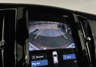 Подержанный автомобиль Volvo XC60 2019 года (17 фото)