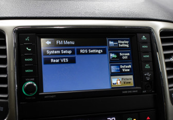 Подержанный автомобиль Jeep Grand Cherokee 2012 года (20 фото)