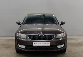 Подержанный автомобиль Skoda Octavia Liftback 2014 года (2 фото)