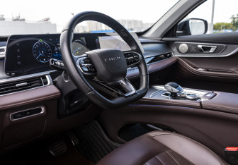 Подержанный автомобиль Chery Tiggo 8 Pro Max 2023 года (9 фото)