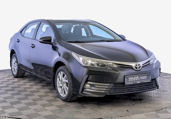 Подержанный автомобиль Toyota Corolla Sedan 2017 года (3 фото)