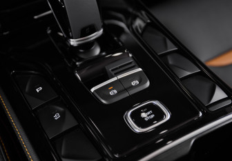 Новый FAW Bestune T77 2023 (22 фото)