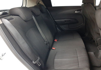 Подержанный автомобиль Chevrolet Aveo Hatchback 2013 года (11 фото)