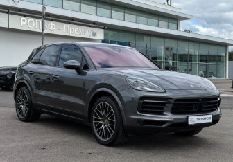 Подержанный автомобиль Porsche Cayenne 2020 года (3 фото)