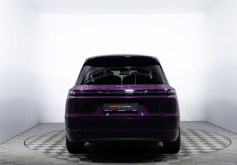 Подержанный автомобиль LiXiang L9 2023 года (5 фото)