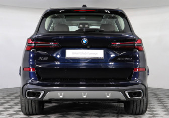 Новый BMW X5 2025 (4 фото)