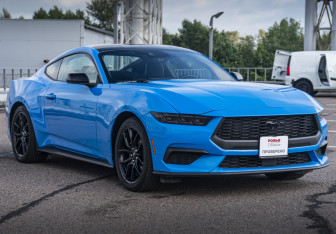 Подержанный автомобиль Ford Mustang Coupe 2023 года (4 фото)