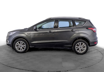 Подержанный автомобиль Ford Kuga 2018 года (8 фото)