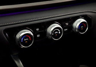 Подержанный автомобиль Changan CS95 2022 года (27 фото)