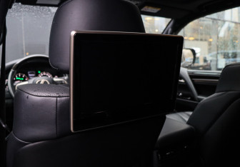 Подержанный автомобиль Lexus LX 2018 года (11 фото)