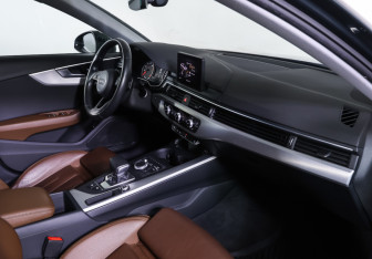 Подержанный автомобиль Audi A4 Sedan 2018 года (10 фото)