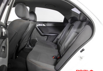 Подержанный автомобиль Kia Cerato Sedan 2010 года (10 фото)