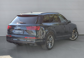 Подержанный автомобиль Audi Q7 2019 года (5 фото)