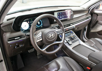 Подержанный автомобиль Hyundai Palisade 2023 года (16 фото)