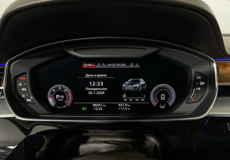 Подержанный автомобиль Audi A8 2020 года (11 фото)