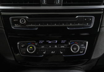 Подержанный автомобиль BMW X2 2018 года (15 фото)