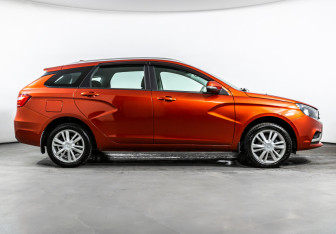 Подержанный автомобиль LADA (ВАЗ) Vesta Wagon 2018 года (4 фото)