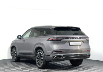 Подержанный автомобиль Jaecoo J8 2024 года (7 фото)