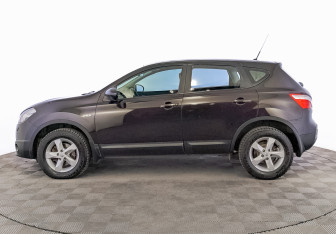 Подержанный автомобиль Nissan Qashqai 2012 года (8 фото)
