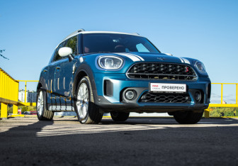 Подержанный автомобиль MINI Countryman 2020 года (3 фото)