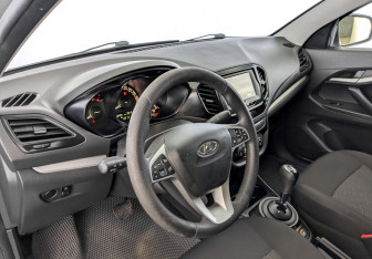 Подержанный автомобиль LADA (ВАЗ) Vesta Sedan 2019 года (16 фото)