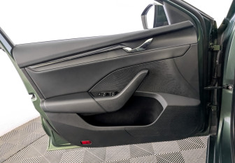 Подержанный автомобиль Skoda Octavia Liftback 2020 года (19 фото)
