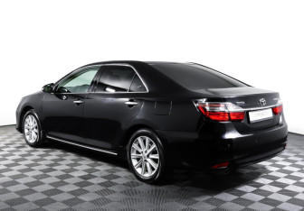 Подержанный автомобиль Toyota Camry Sedan 2012 года (7 фото)