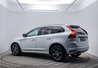 Подержанный автомобиль Volvo XC60 2013 года (7 фото)