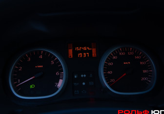 Подержанный автомобиль Renault Duster 2013 года (12 фото)