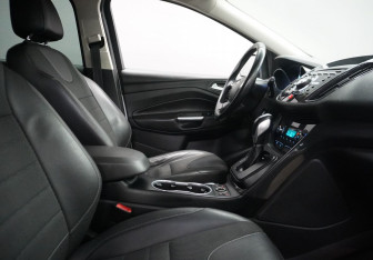 Подержанный автомобиль Ford Kuga 2015 года (11 фото)