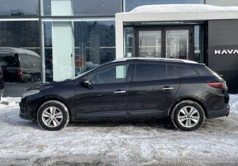 Подержанный автомобиль Renault Megane Wagon 2010 года (8 фото)