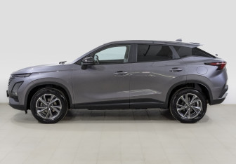 Подержанный автомобиль Omoda C5 2024 года (8 фото)