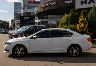 Подержанный автомобиль Skoda Octavia Liftback 2018 года (6 фото)