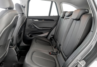 Подержанный автомобиль BMW X1 2021 года (12 фото)