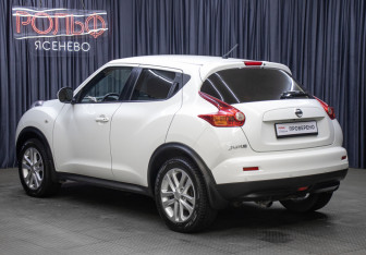Подержанный автомобиль Nissan Juke 2012 года (7 фото)