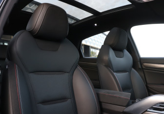 Подержанный автомобиль Geely Tugella 2022 года (15 фото)