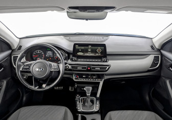 Подержанный автомобиль Kia Seltos 2021 года (14 фото)