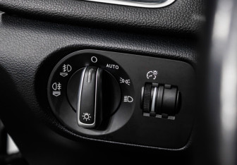 Подержанный автомобиль Audi Q3 2012 года (12 фото)