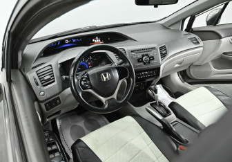 Подержанный автомобиль Honda Civic Sedan 2012 года (7 фото)