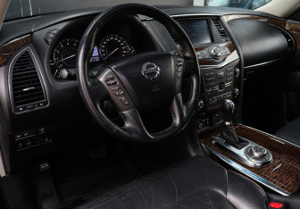 Подержанный автомобиль Nissan Patrol 2010 года (16 фото)