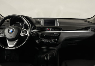 Подержанный автомобиль BMW X1 2019 года (11 фото)