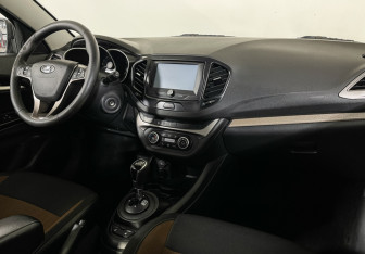 Подержанный автомобиль LADA (ВАЗ) Vesta Sedan 2018 года (9 фото)