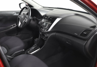 Подержанный автомобиль Hyundai Solaris Sedan 2015 года (5 фото)