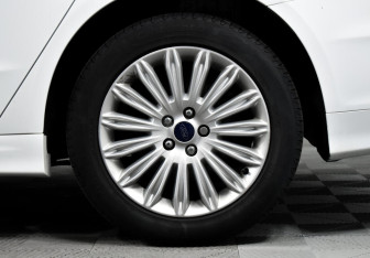 Подержанный автомобиль Ford Mondeo Sedan 2016 года (7 фото)