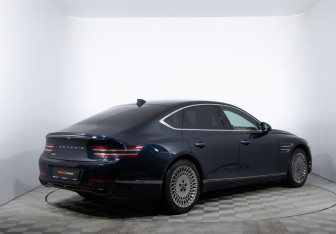 Подержанный автомобиль Genesis G80 2022 года (7 фото)