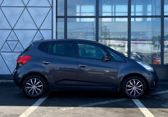 Подержанный автомобиль Kia Venga 2013 года (4 фото)