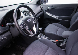 Подержанный автомобиль Hyundai Solaris Sedan 2011 года (10 фото)
