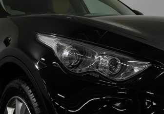 Подержанный автомобиль Infiniti QX70 2014 года (22 фото)